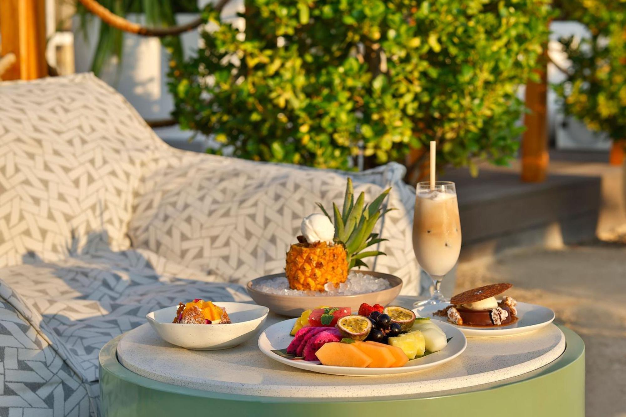 Marriott Resort Palm Jumeirah, ドバイ エクステリア 写真 A fruit salad