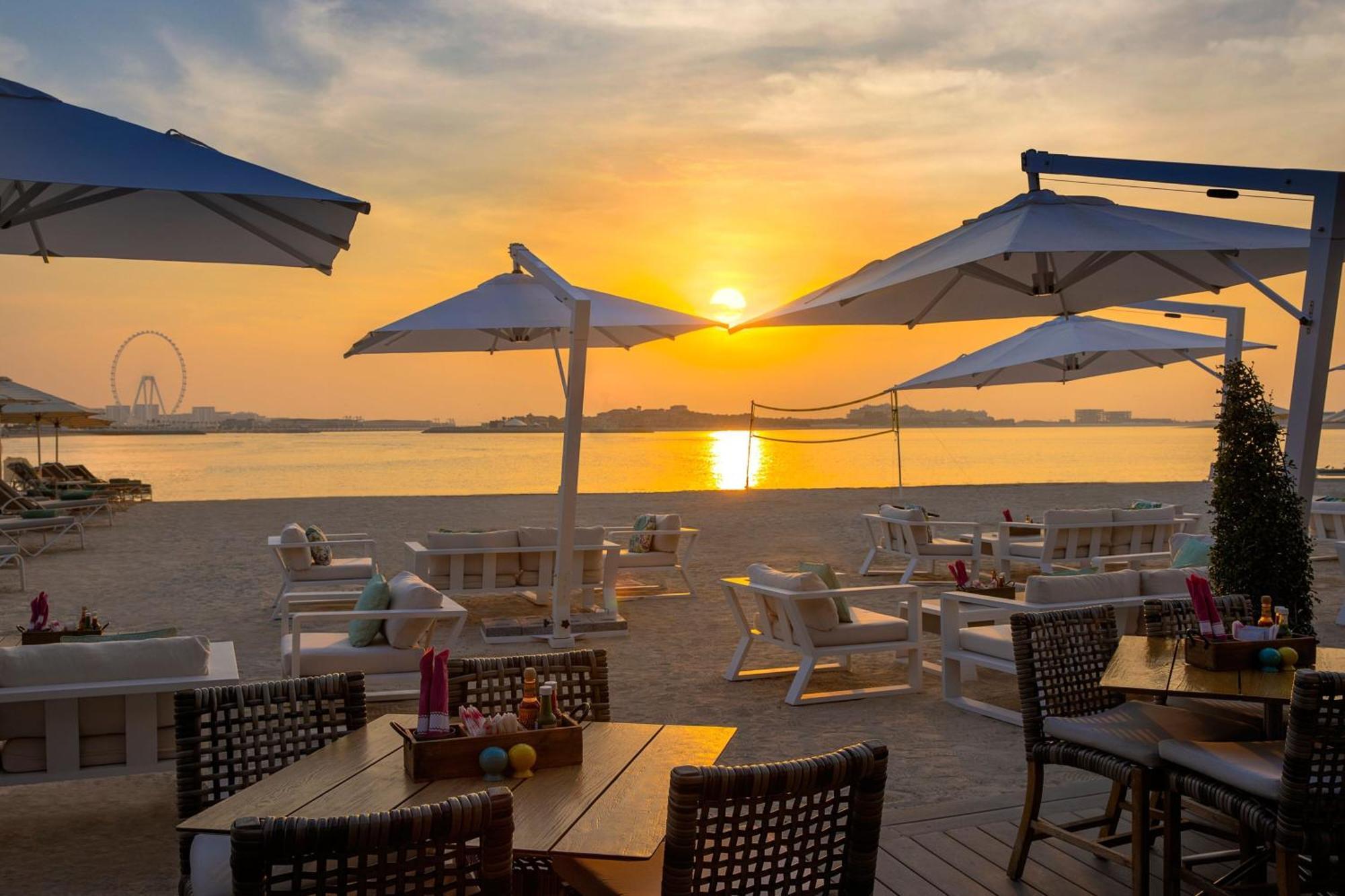 Marriott Resort Palm Jumeirah, ドバイ エクステリア 写真 Sunset at the beach