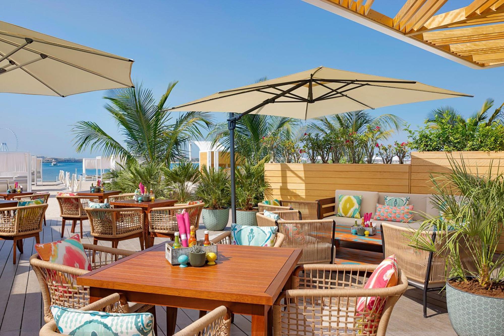 Marriott Resort Palm Jumeirah, ドバイ エクステリア 写真 The Deck